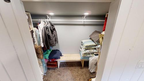 1403 Front Street, Nelson, BC - Indoor With Storage