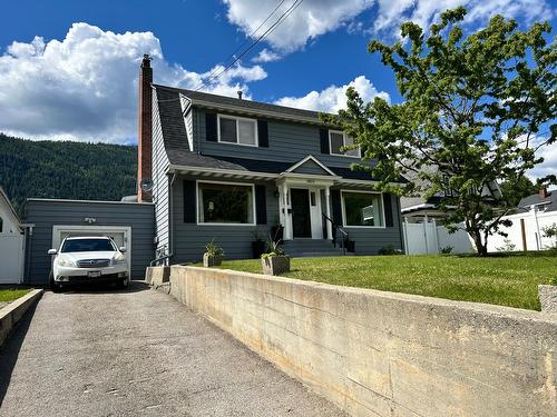 1403 Front Street, Nelson, BC - Outdoor With Facade