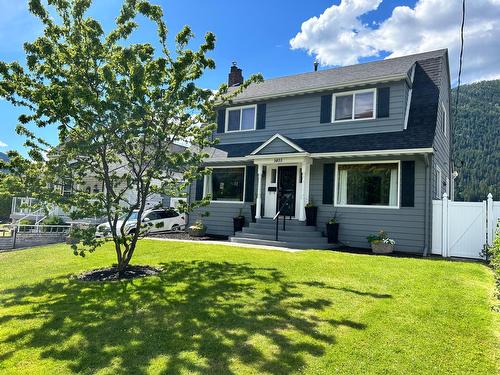 1403 Front Street, Nelson, BC - Outdoor With Facade