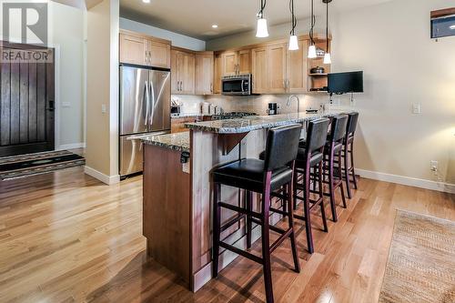 570 Sarsons Road Unit# 8, Kelowna, BC - Indoor Photo Showing Kitchen