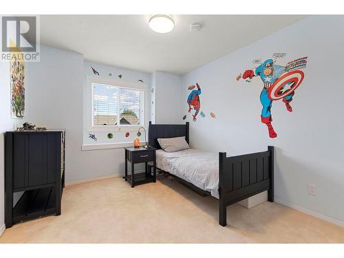 4823 Parkridge Drive, Kelowna, BC - Indoor Photo Showing Bedroom