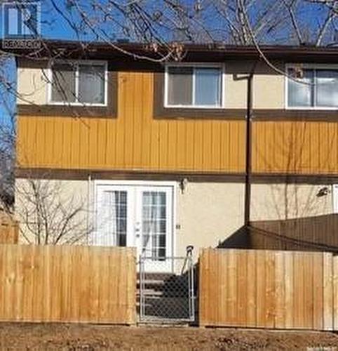 77 Mackenzie Mews, Regina, SK - Outdoor