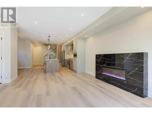 839 Lawson Avenue Unit# 1, Kelowna, BC - Indoor With Fireplace