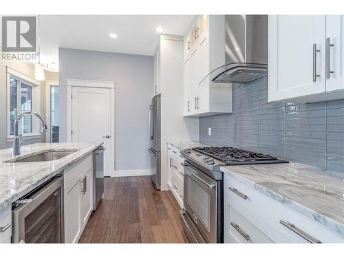 1288 Steele Road, Kelowna, BC - Indoor Photo Showing Kitchen With Upgraded Kitchen