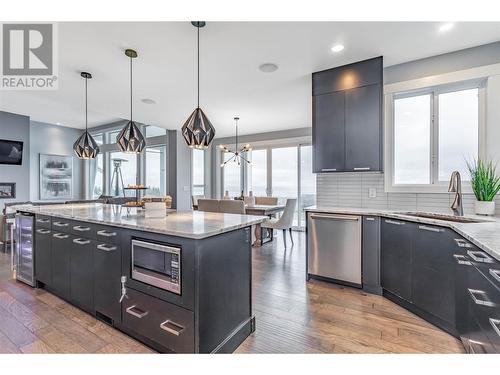 1288 Steele Road, Kelowna, BC - Indoor Photo Showing Kitchen With Upgraded Kitchen