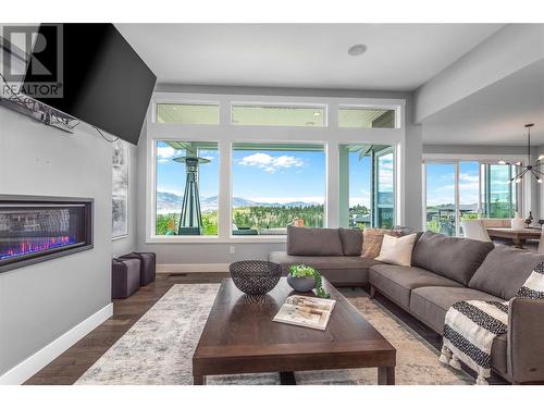 1288 Steele Road, Kelowna, BC - Indoor Photo Showing Living Room With Fireplace