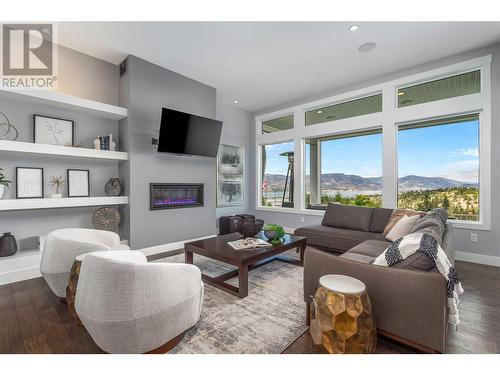 1288 Steele Road, Kelowna, BC - Indoor Photo Showing Living Room With Fireplace