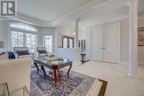 3261 Paul Henderson Drive, Mississauga, ON - Indoor Photo Showing Living Room