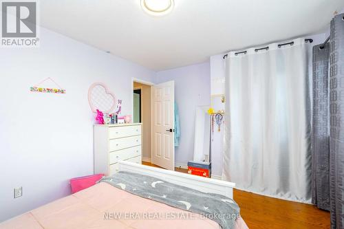 5380 Floral Hill Crescent, Mississauga, ON - Indoor Photo Showing Bedroom