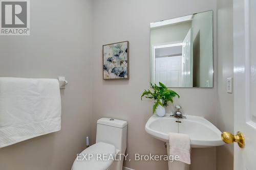 4208 Sagebrush Trail, Mississauga, ON - Indoor Photo Showing Bathroom