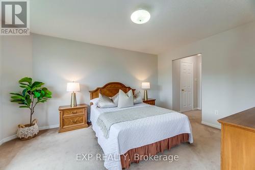 4208 Sagebrush Trail, Mississauga, ON - Indoor Photo Showing Bedroom