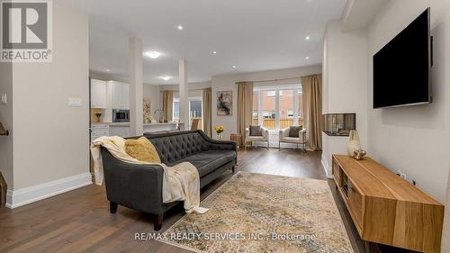 13 Ferdinand Drive, Brampton, ON - Indoor Photo Showing Living Room