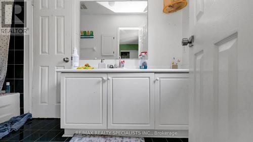 42 Caruso Drive, Brampton, ON - Indoor Photo Showing Bathroom