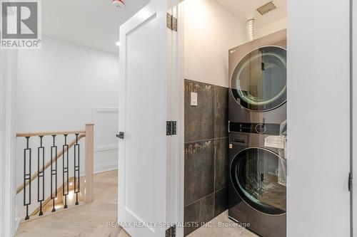 3004 Preserve Drive, Oakville, ON - Indoor Photo Showing Laundry Room