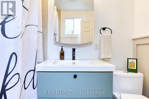 13 East 22Nd Street, Hamilton, ON - Indoor Photo Showing Bathroom