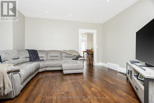 274 Alma Street, Guelph/Eramosa (Rockwood), ON - Indoor Photo Showing Living Room