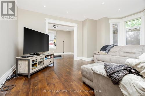 274 Alma Street, Guelph/Eramosa (Rockwood), ON - Indoor Photo Showing Living Room