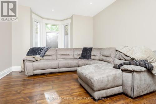 274 Alma Street, Guelph/Eramosa (Rockwood), ON - Indoor Photo Showing Living Room