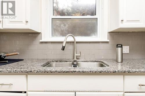 274 Alma Street, Guelph/Eramosa (Rockwood), ON - Indoor Photo Showing Kitchen With Double Sink With Upgraded Kitchen