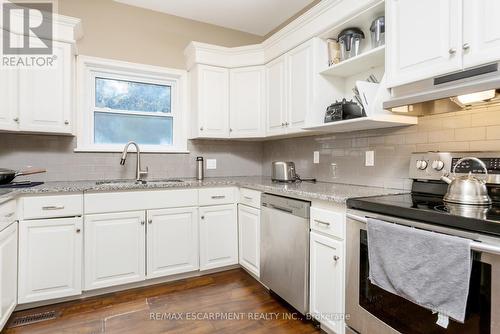 274 Alma Street, Guelph/Eramosa (Rockwood), ON - Indoor Photo Showing Kitchen