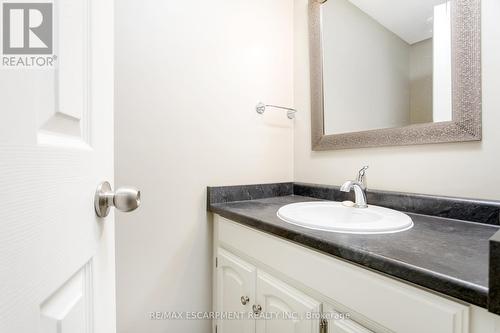 274 Alma Street, Guelph/Eramosa (Rockwood), ON - Indoor Photo Showing Bathroom