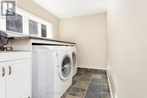 274 Alma Street, Guelph/Eramosa (Rockwood), ON - Indoor Photo Showing Laundry Room