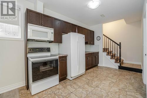5761 Ironwood Street, Niagara Falls, ON - Indoor Photo Showing Kitchen