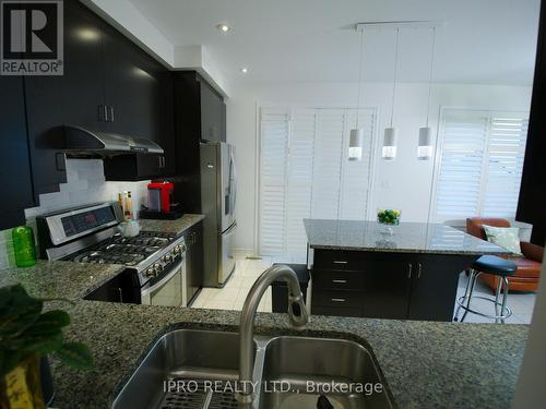 954 Penson Crescent, Milton (Coates), ON - Indoor Photo Showing Kitchen With Double Sink