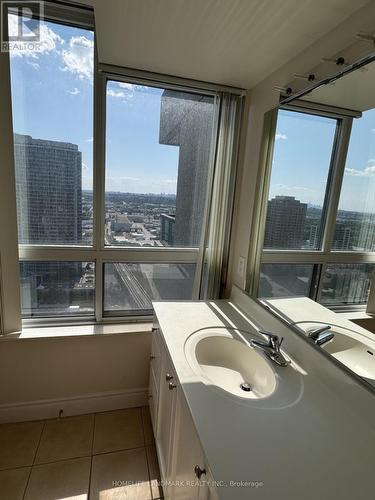 2709 - 50 Brian Harrison Way, Toronto, ON - Indoor Photo Showing Bathroom