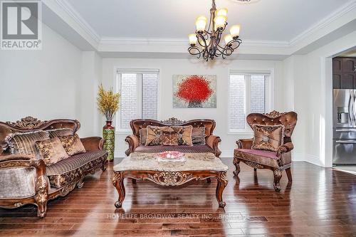 60 Marbrook Street, Richmond Hill, ON - Indoor Photo Showing Living Room