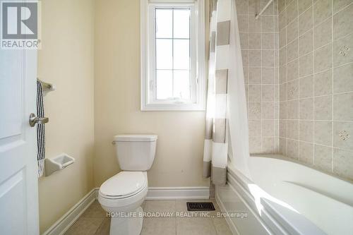 60 Marbrook Street, Richmond Hill, ON - Indoor Photo Showing Bathroom