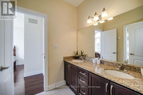 60 Marbrook Street, Richmond Hill, ON - Indoor Photo Showing Bathroom