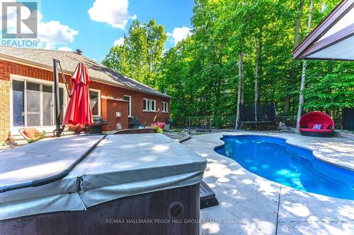 34 Camelot Square, Barrie, ON - Outdoor With In Ground Pool