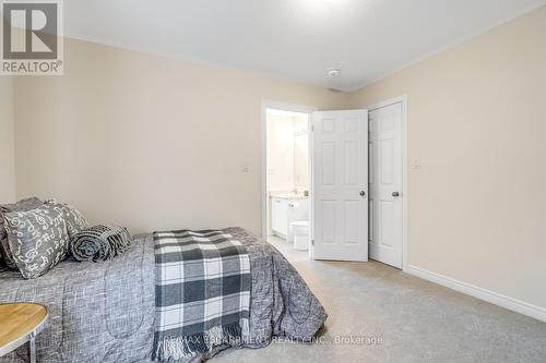 3916 Koenig Road, Burlington, ON - Indoor Photo Showing Bedroom