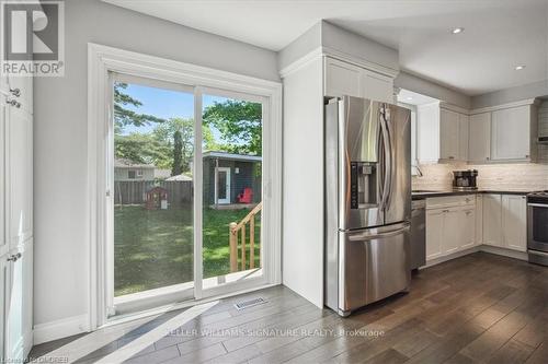 3082 Parkgate Crescent, Burlington, ON - Indoor Photo Showing Kitchen