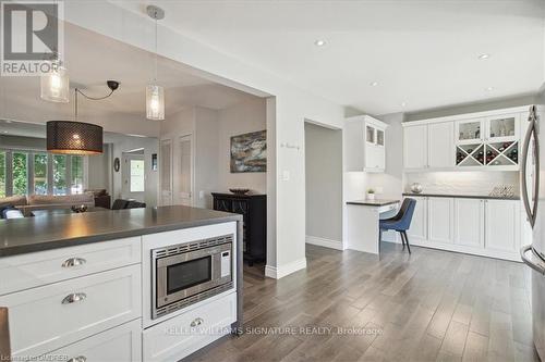 3082 Parkgate Crescent, Burlington, ON - Indoor Photo Showing Kitchen