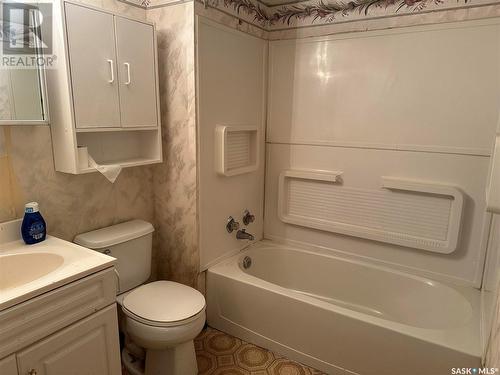 30 Chandler Place, Saskatoon, SK - Indoor Photo Showing Bathroom