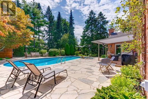 6977 Lambeth Walk, London, ON - Outdoor With In Ground Pool With Backyard