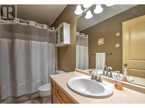 6472 Agassiz Road, Vernon, BC - Indoor Photo Showing Bedroom