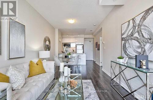 802 - 62 Forest Manor Road, Toronto, ON - Indoor Photo Showing Living Room