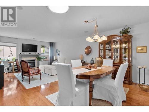 1530 Kelglen Crescent Unit# 2, Kelowna, BC - Indoor Photo Showing Dining Room