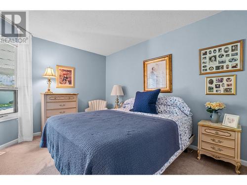 1530 Kelglen Crescent Unit# 2, Kelowna, BC - Indoor Photo Showing Bedroom