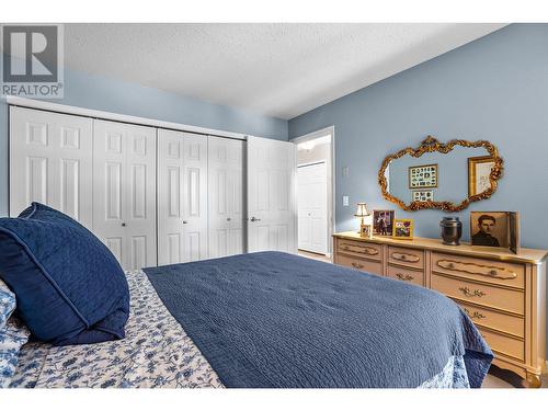 1530 Kelglen Crescent Unit# 2, Kelowna, BC - Indoor Photo Showing Bedroom