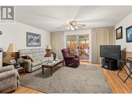 190 Mcintosh Road Unit# 2 Lot# 2, Kelowna, BC - Indoor Photo Showing Living Room