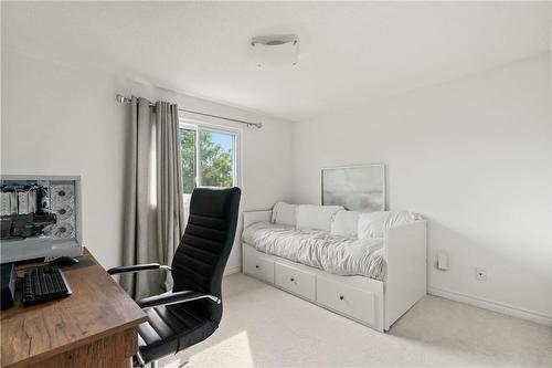 13 Capri Street, Thorold, ON - Indoor Photo Showing Bedroom