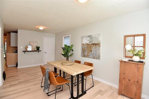 587 Mary Street, Hamilton, ON - Indoor Photo Showing Dining Room