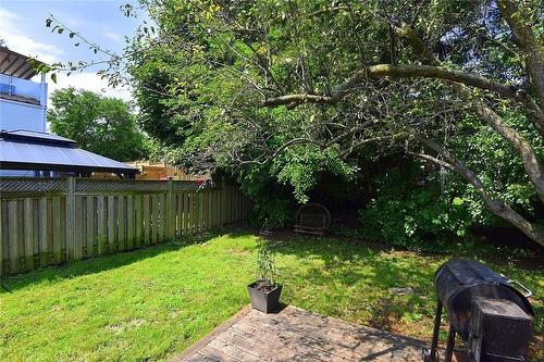 587 Mary Street, Hamilton, ON - Outdoor With Backyard