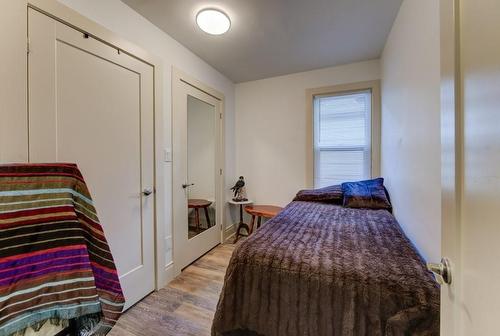 72 Edgemont Street N, Hamilton, ON - Indoor Photo Showing Bedroom