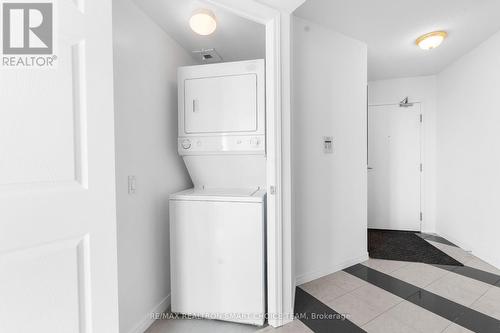 2207 - 30 Harrison Garden Boulevard, Toronto, ON - Indoor Photo Showing Laundry Room