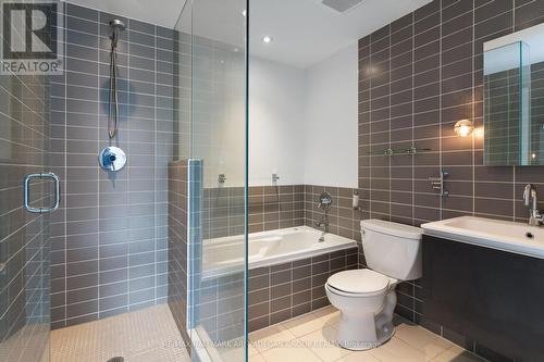 524 - 75 Portland Street, Toronto, ON - Indoor Photo Showing Bathroom